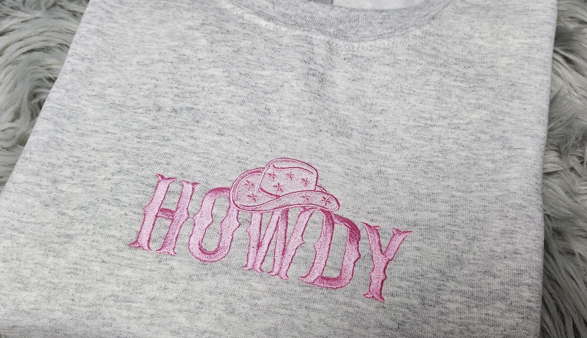 Embroidered Howdy Crewneck - Cowgirl Western Style Crewneck - Embroidered gift
