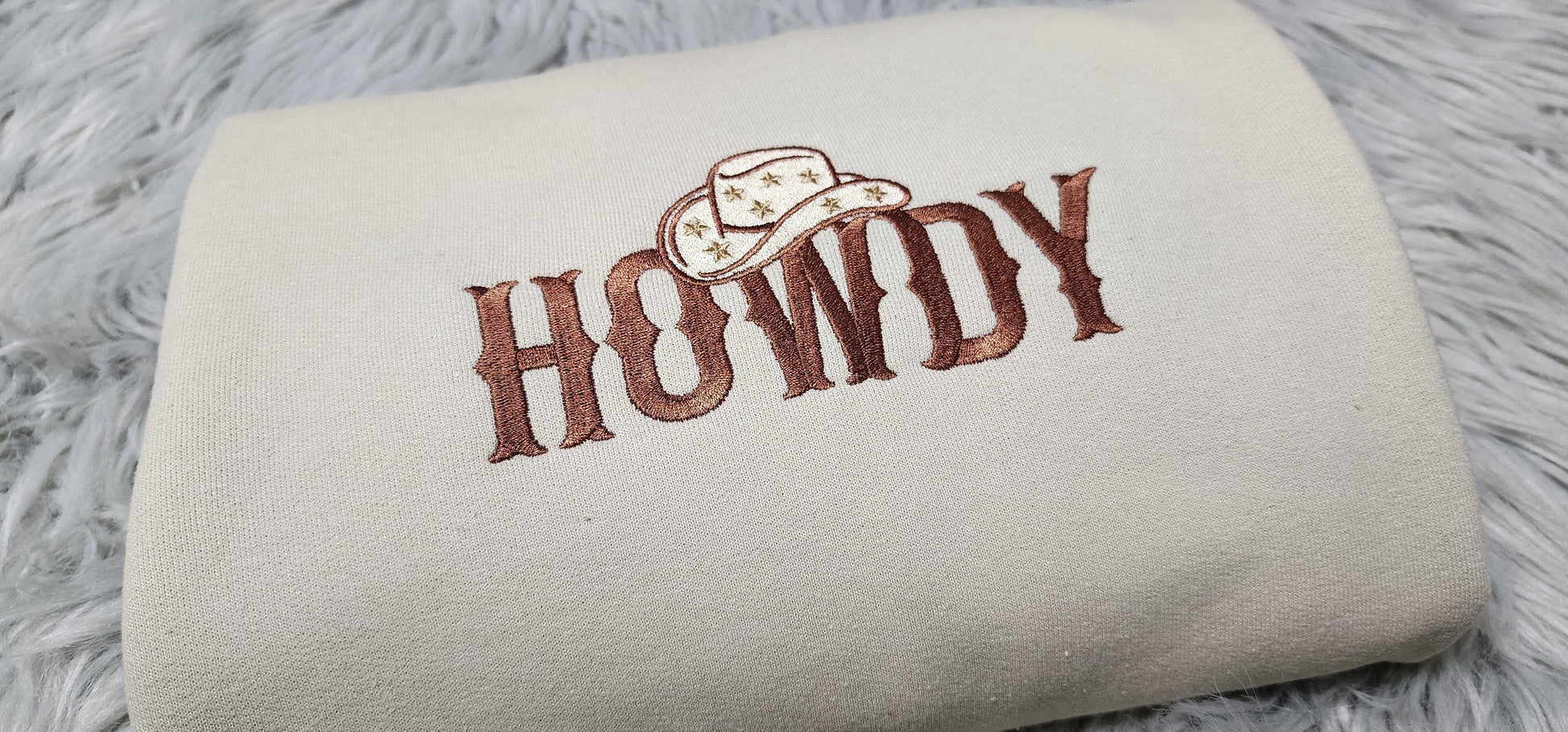 Embroidered Howdy Crewneck - Cowgirl Western Style Crewneck - Embroidered gift