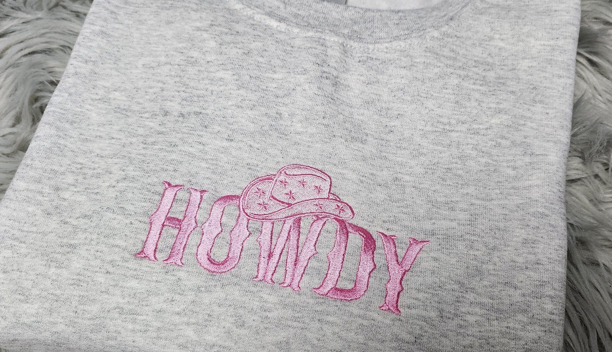 Embroidered Howdy Crewneck - Cowgirl Western Style Crewneck - Embroidered gift